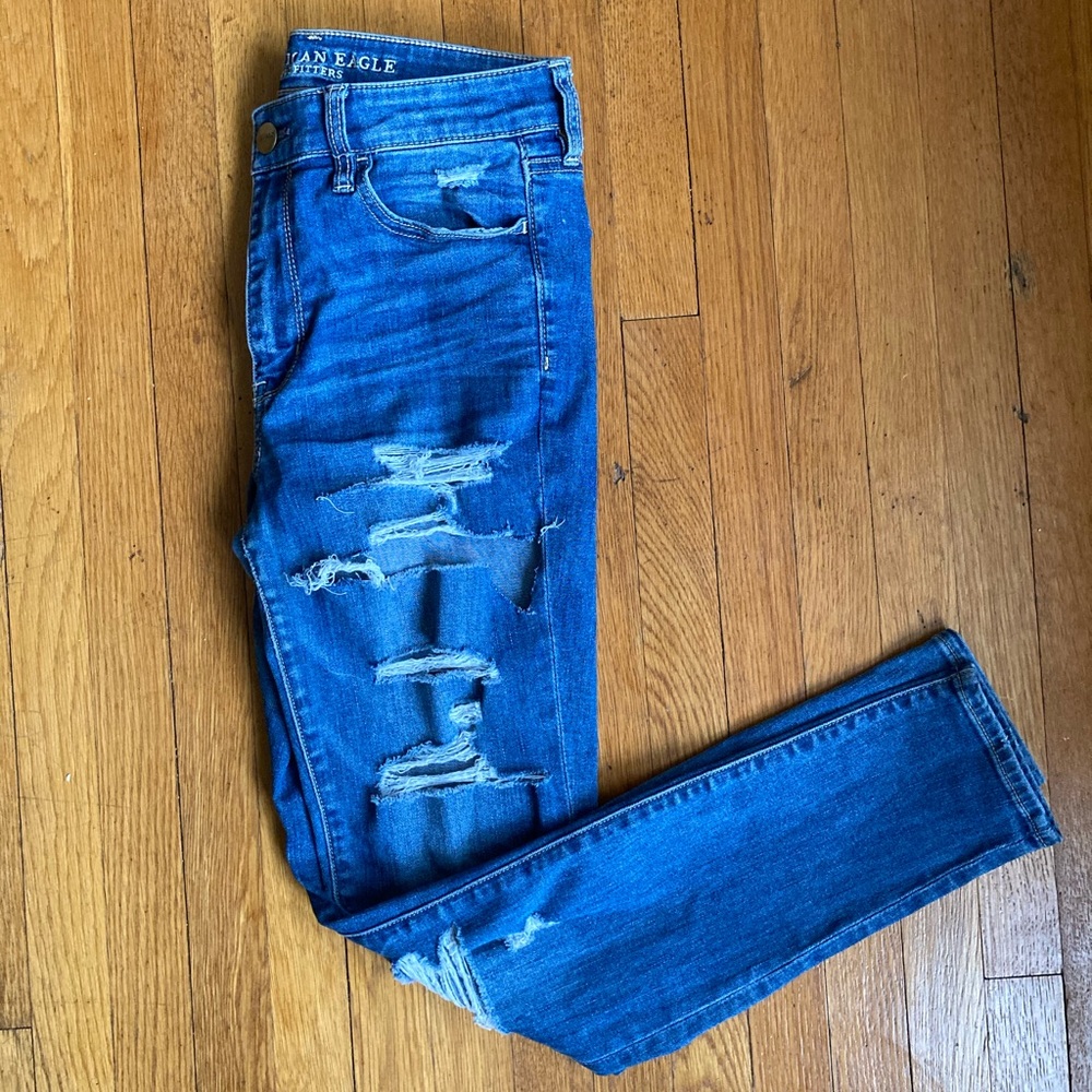 American Eagle Ripped Hi-Rise Jegging